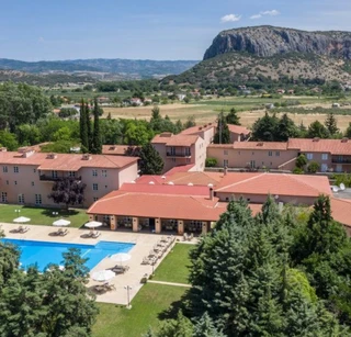 Εικόνα προσφοράς Πασχαλινό Πακέτο σε 4★ Ξενοδοχείο στα Μετέωρα με Πλήρη Διατροφή & Γλέντι