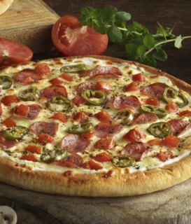 Domino's pizza 2 Μεσαίες Value Πίτσες + 2 Heineken μόνο €16,50!